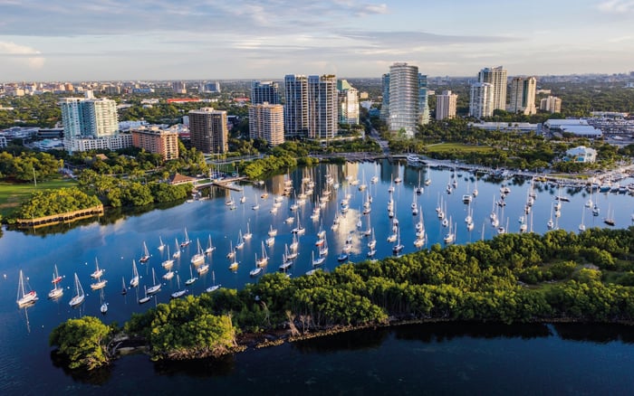 Build or Buy? Pros and Cons of Purchasing Land to Build a Custom Luxury Home in South Florida