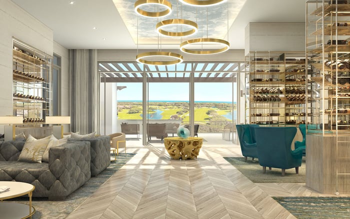 The Residences at Mandarin Oriental Boca Raton vs Cipriani Residences Brickell: A Household-Operations Comparison for Buyers Who Want Discreet Service for Art, Wine, and Luxury Deliveries