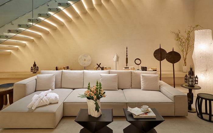 Evaluating a Branded Residence in Bal Harbour: What to Verify About Wellness Capacity, Booking Rules, Air Quality, Water Filtration, and Medical Access
