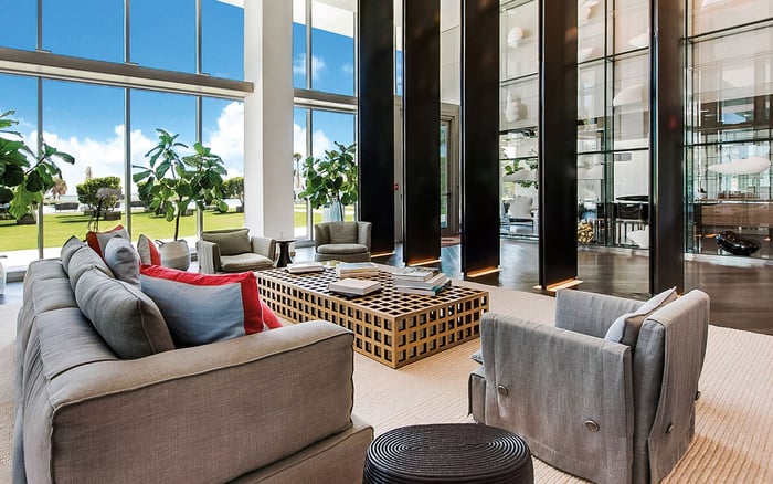 Why Key Biscayne Appeals to Greenwich Buyers Seeking Service, Privacy, and No-Frictions Ownership