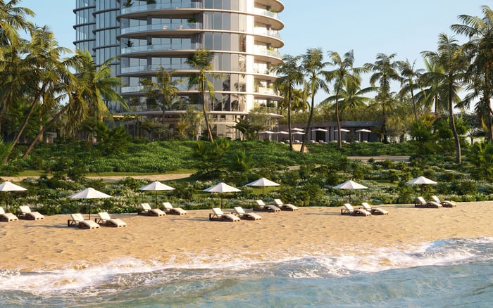 Miami Beach or Bal Harbour: which lifestyle better fits philanthropic couples