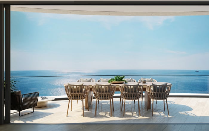 Rivage Bal Harbour or Shore Club Private Collections Miami Beach: A 2026 Buyer Test for Art Installation, Freight Access, and Climate-Controlled Storage