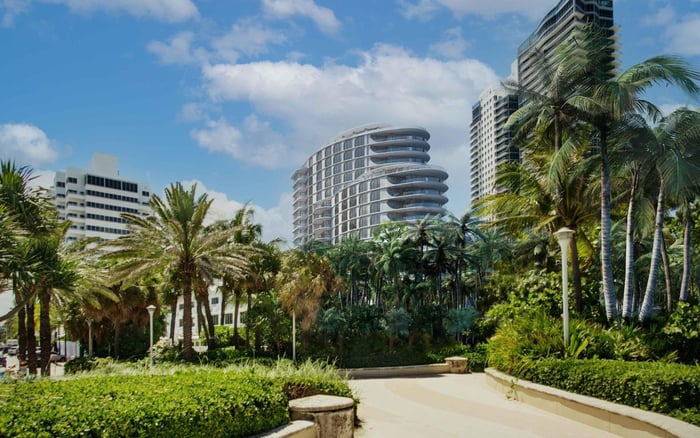 Ownership Due Diligence at Shore Club Private Collections Miami Beach: Why a View Premium Should Be Tested Against Glare, Heat, and Storm Exposure