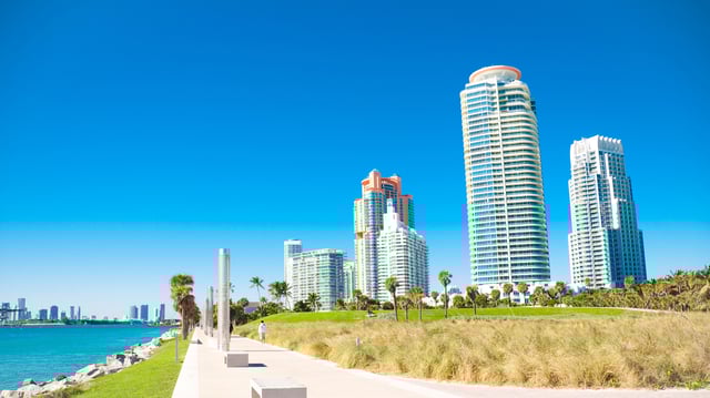 South of Fifth vs Surfside for buyers who want oceanfront living with very different public energy