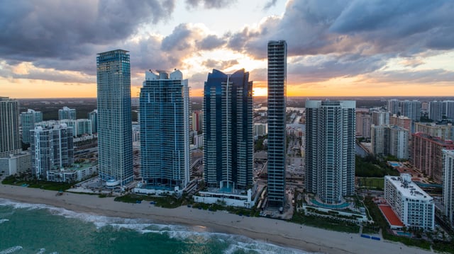 Turnberry Ocean Club vs Jade Signature: Sunny Isles High-Rise Elegance Showdown