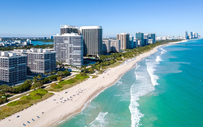 For Toronto Families Moving to Surfside: How to Coordinate Insurance Replacement Cost, Loss Assessment, and Umbrella Liability