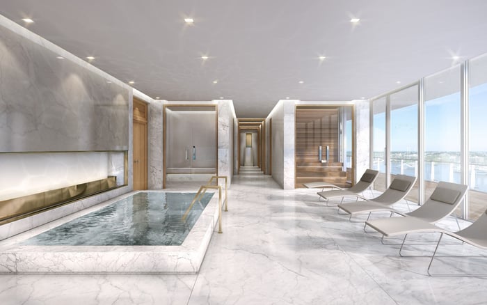 The Bristol Palm Beach for buyers who want hospitality without heavy public traffic: a more intentional Palm Beach lifestyle guide