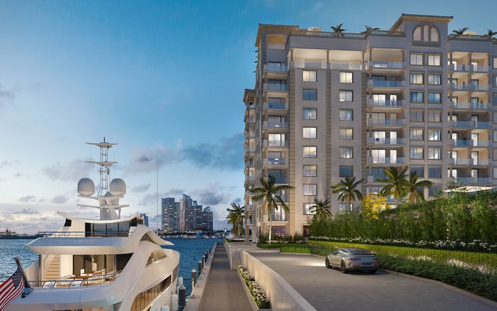 Full-service condo or waterfront estate: how the decision changes in South of Fifth