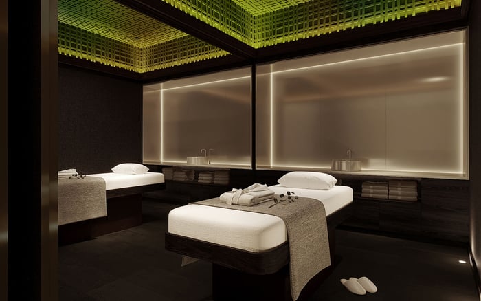 The Ritz-Carlton Residences® Palm Beach Gardens vs Auberge Beach Residences & Spa Fort Lauderdale: The Service, Privacy, and Daily-Use Questions That Matter