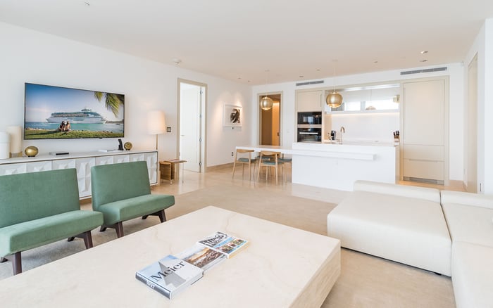 The Delmore Surfside and The Surf Club Four Seasons Surfside: What Buyers Should Know About Art-Collector Living in Surfside