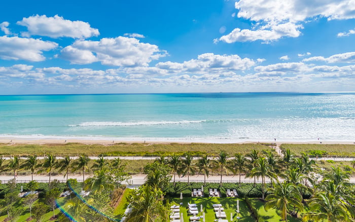 What to ask about restaurant access for nonresidents before buying luxury real estate in Fort Lauderdale