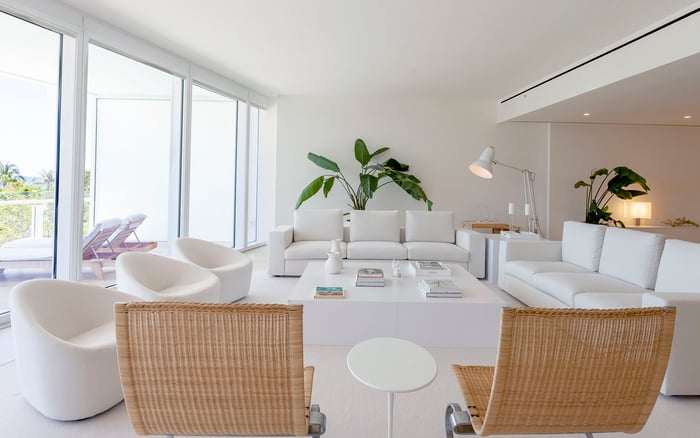 Top 5 Fort Lauderdale Residences for Buyers Focused on Wine Storage Beyond a Decorative Wall