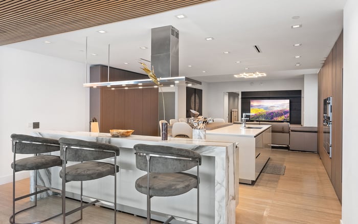 For Brussels Families Moving to Sunny Isles Beach: How to Coordinate Club Memberships, Social Calendars, and Seasonal Access
