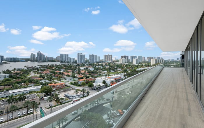 Turnberry Ocean Club Sunny Isles: The 2026 Due-Diligence Checklist for Foreign-Buyer Documentation