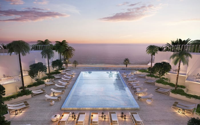 Private Beach Club vs Public Beach Access: Which Ownership Model Fits Your Lifestyle