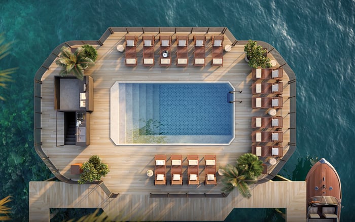 Large amenity deck or lower-density living: how the decision changes in Edgewater