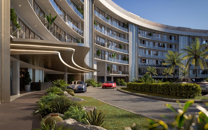 Four Seasons Residences Coconut Grove vs Vita at Grove Isle: Hospitality-Led Grove Living or Private-Island Residential Calm