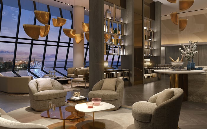Downtown Miami’s Next Luxury Benchmark: Waldorf Astoria Hotel & Residences vs JEM Private Residences