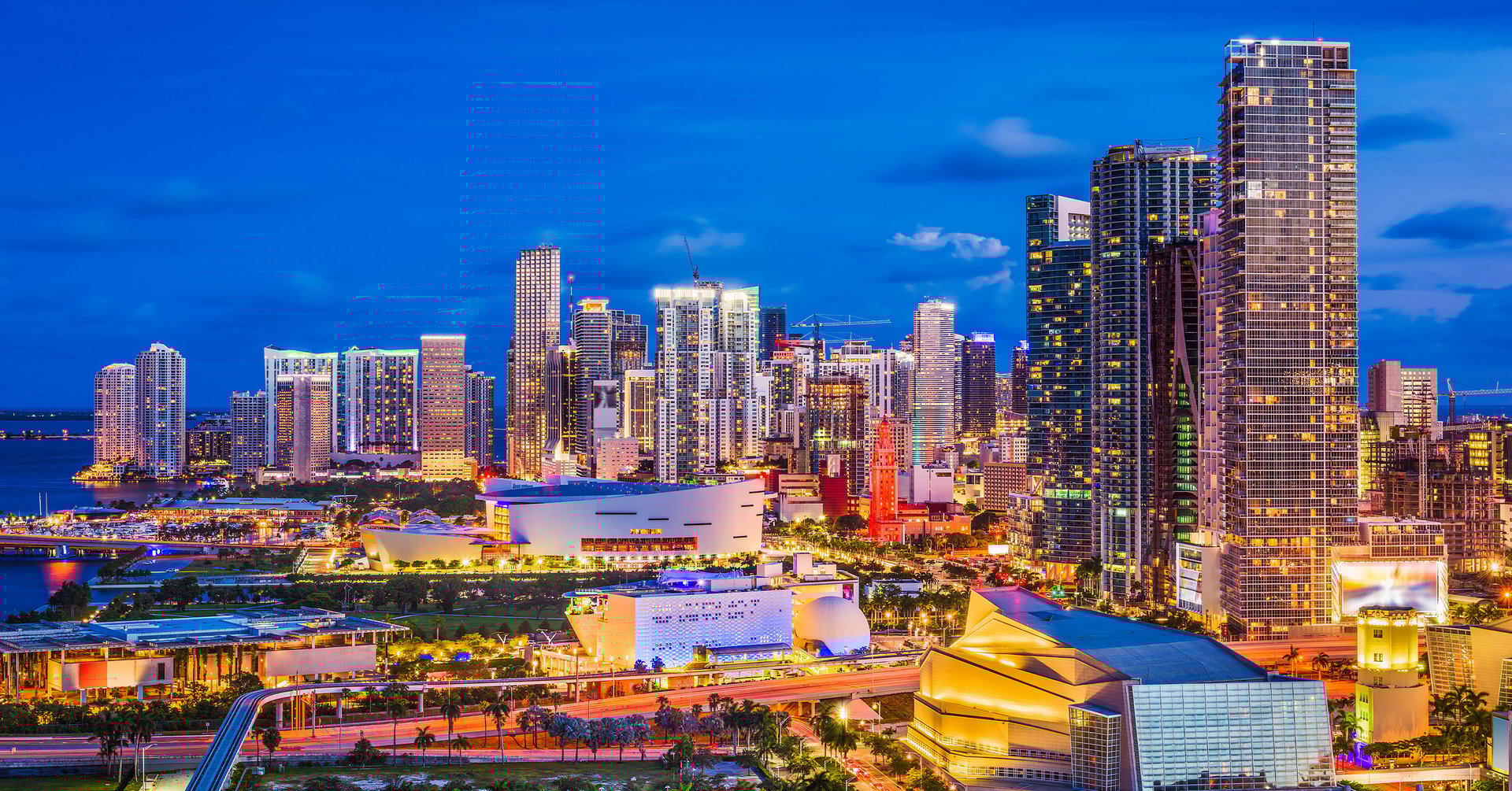 Soaring 650 feet high, Casa Bella’s private observatory —with a state-of-the-art telescope— provides extraordinary panoramic views.