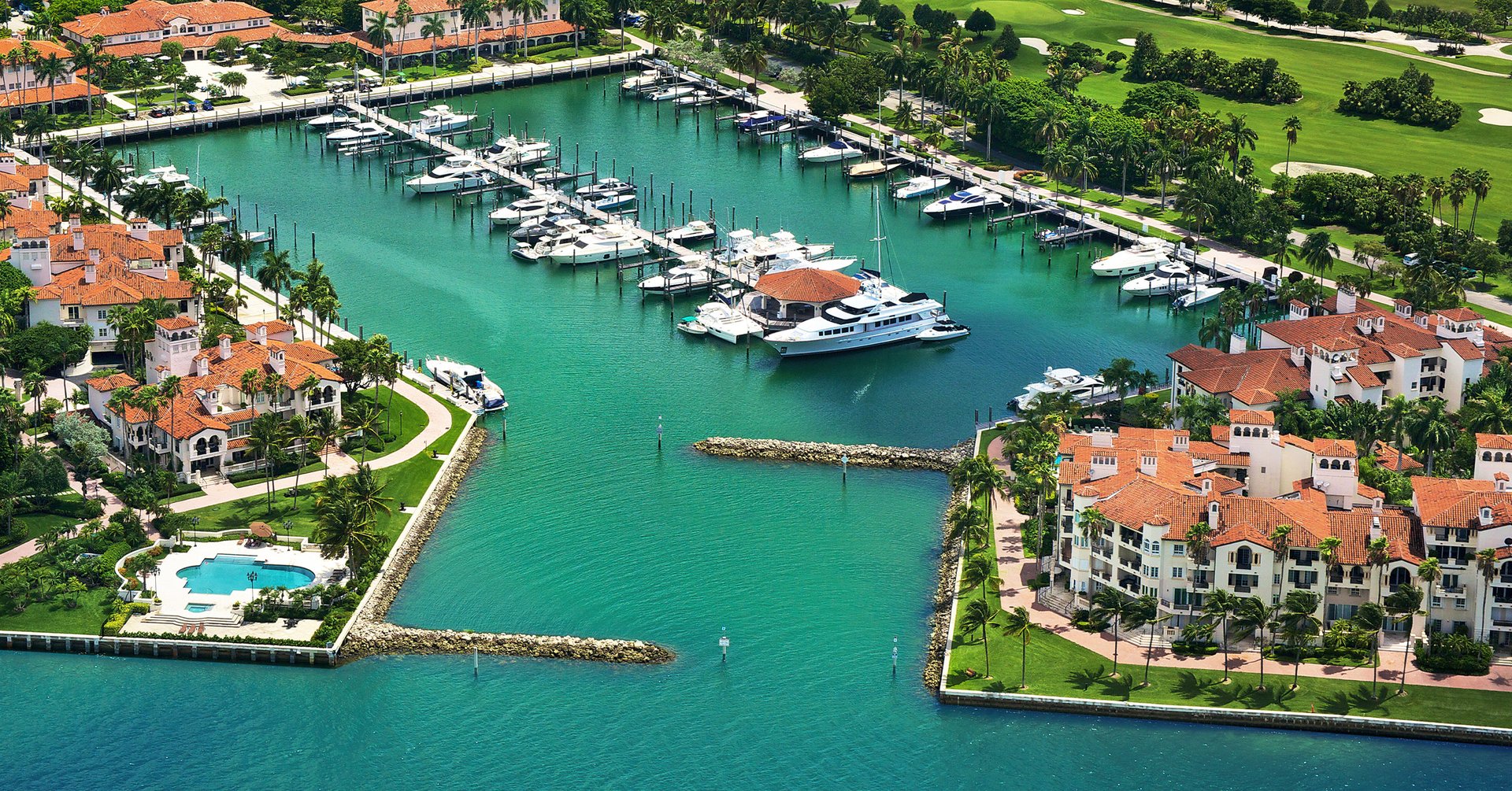 Fisher Island features over 100 total slips between two state-of-the-art marinas including one of the few existing deep-water marinas in Miami. The renovated deep-water Vanderbilt Marina offers concrete floating docks that can accommodate luxury yachts up to 250 feet.