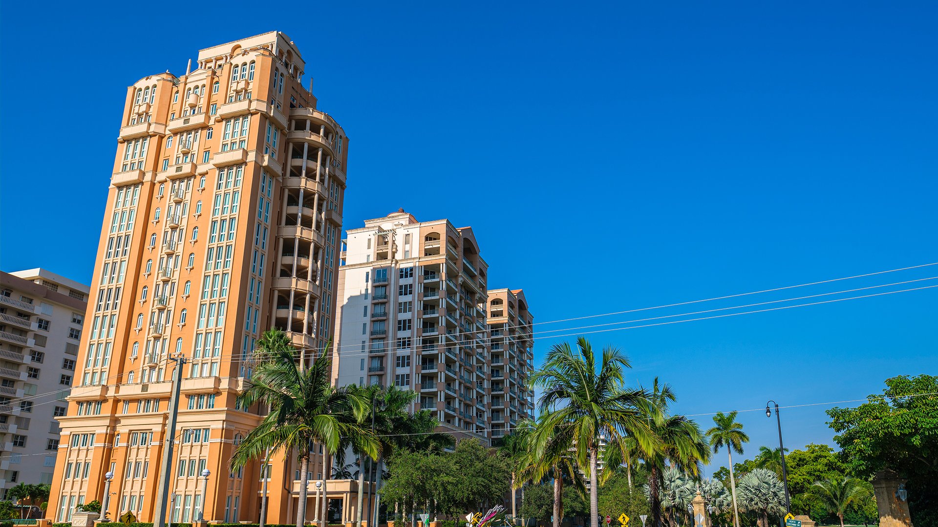 Waterfront Teardowns vs. Ground‑Up Builds: Permits, Setbacks & Coral Gables/Miami Beach Lot Strategy (2025)