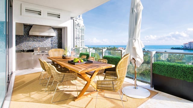 Apogee South Beach: How to Evaluate Recovery-Room Privacy for Privacy, Service, and Resale