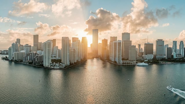 Diversifying a Portfolio with U.S. Luxury Real Estate