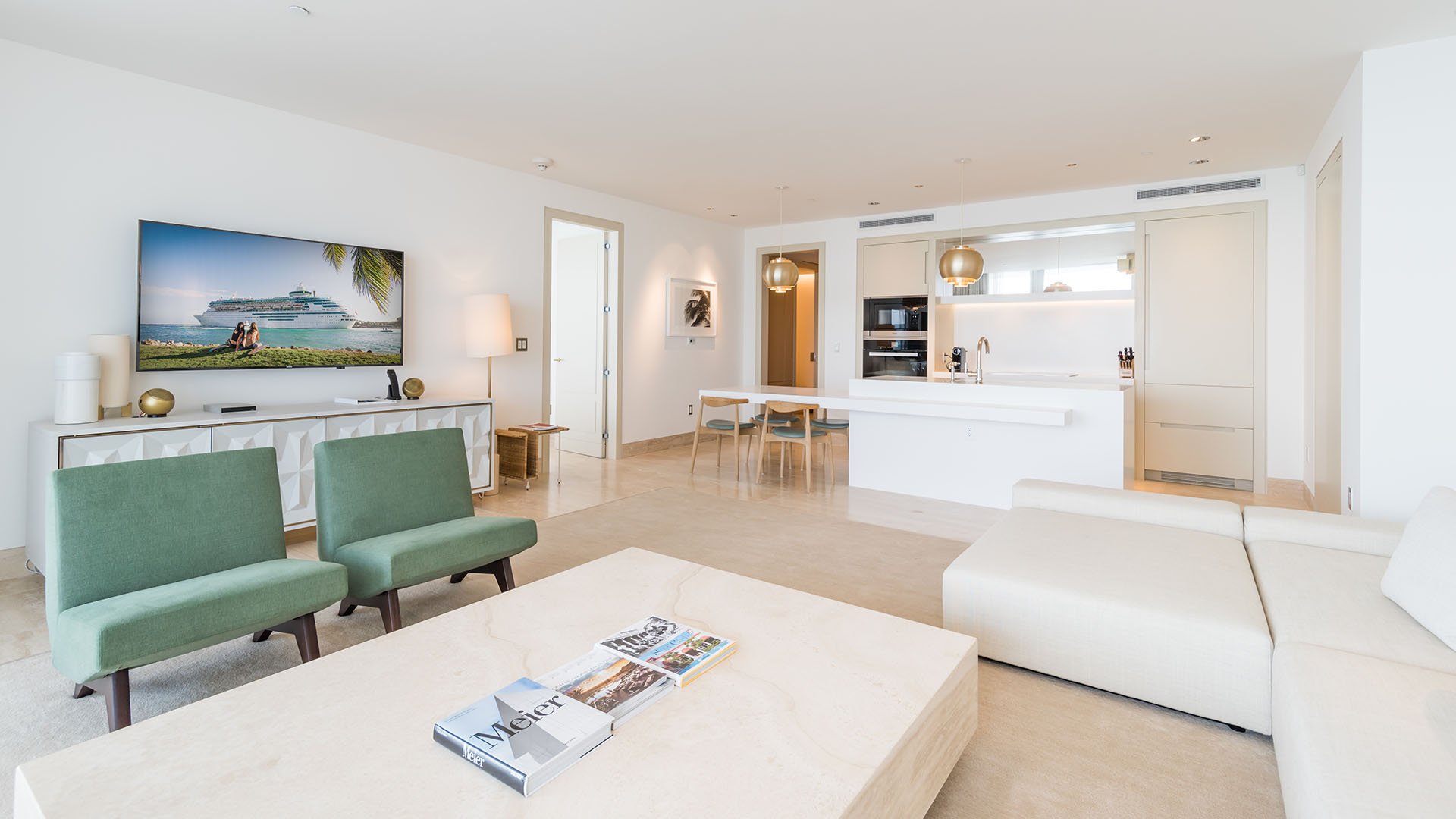 Inside The Surf Club Four Seasons Surfside: entertaining support without hotel-style intrusion