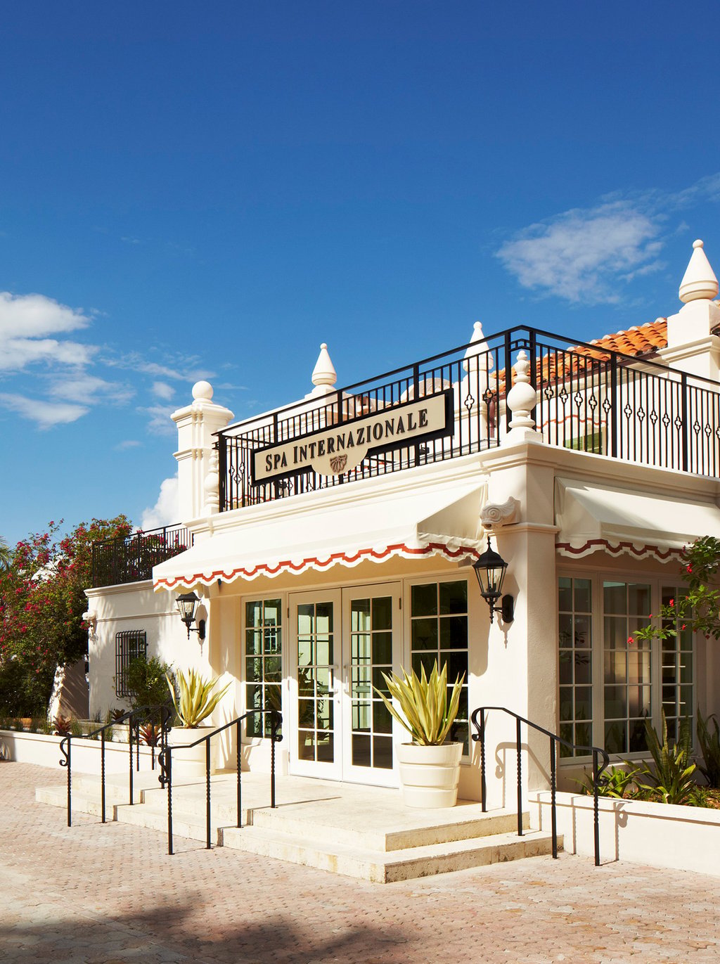 Fisher Island Club is one of the world’s most exclusive private clubs. With a history spanning over 100 years, this 216-acre members-only private island boasts world-class amenities and unsurpassed privileges.