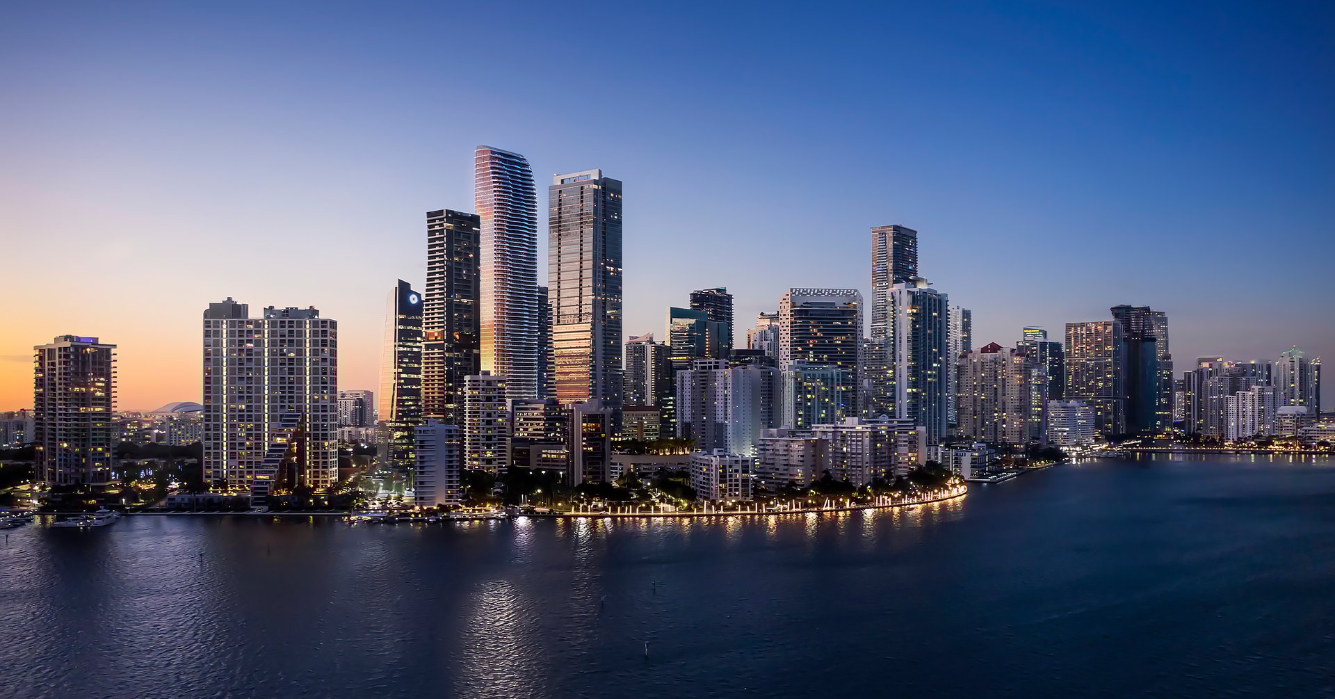 This majestic project is placed in Brickell, an urban neighborhood that allows residents easy access to cultural venues, commerce, and entertainment. This location also boasts some of the best views of Miami and is within minutes of Museum Park, Simpson Park, FTX Arena, and many restaurants and boutiques.