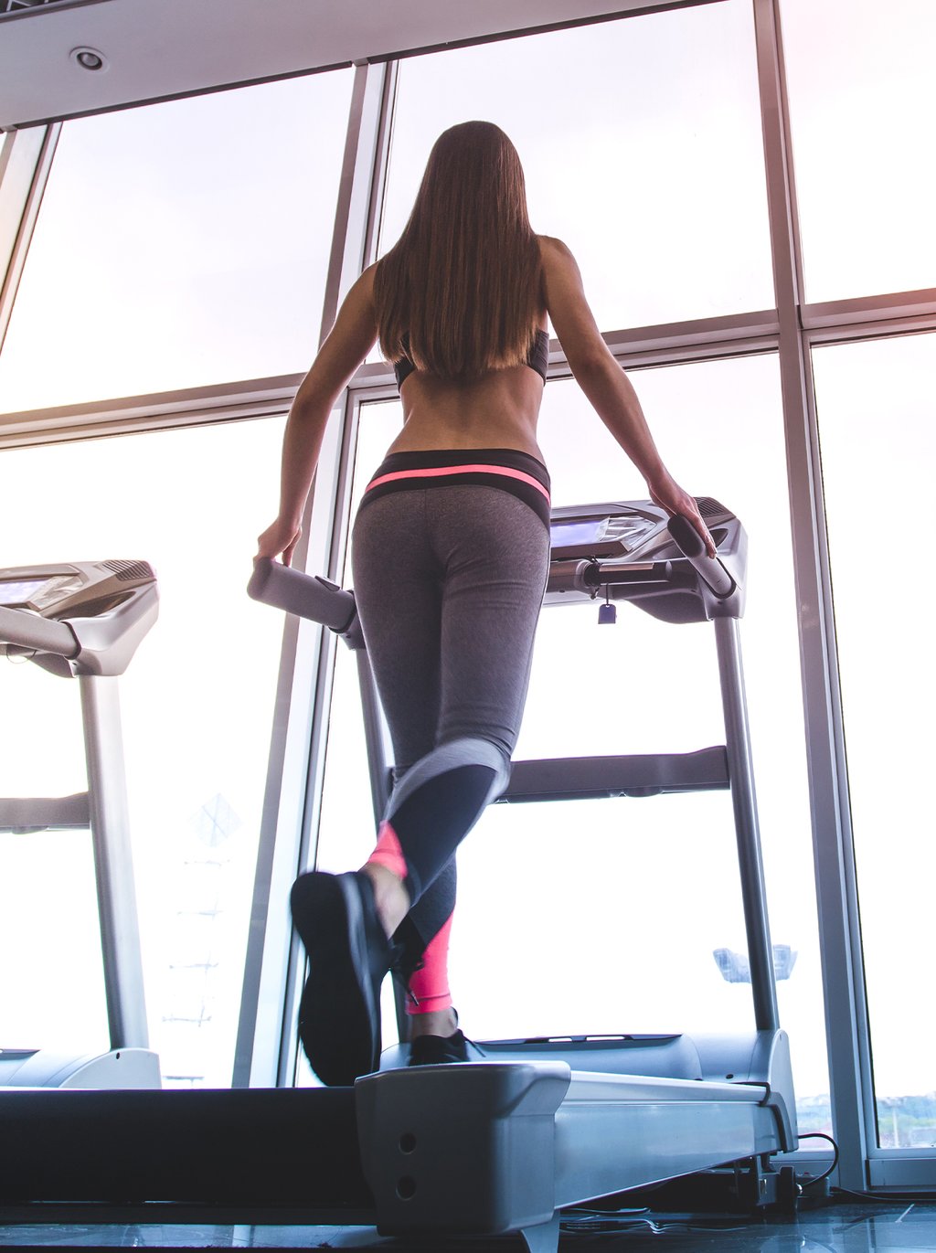 This area is equipped with state-of-the-art technology, a gym, and several spaces for training and relaxation.